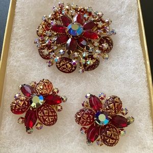 Beau Jewels - Vintage Brooch & Clip Earring Set